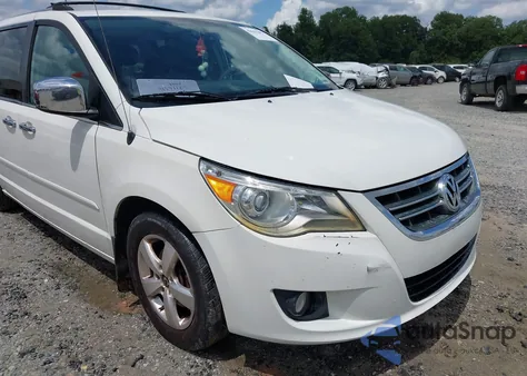 2010 Volkswagen Routan Sel Premium z USA, uszkodzony, nr VIN 2V4RW6DX7AR268346
